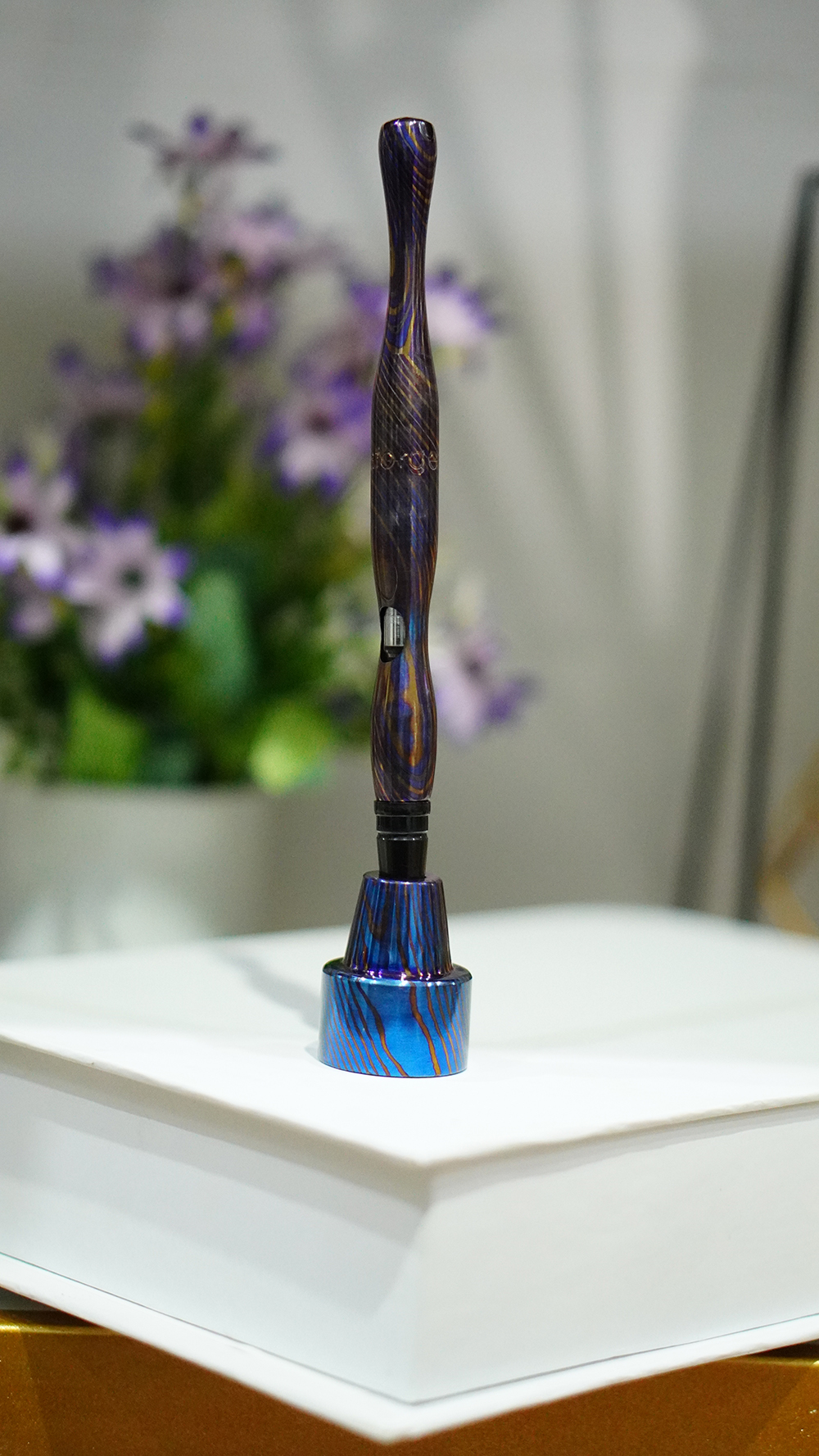 Black Timascus Ink Pen with Matching Timascus Stand - Image 4