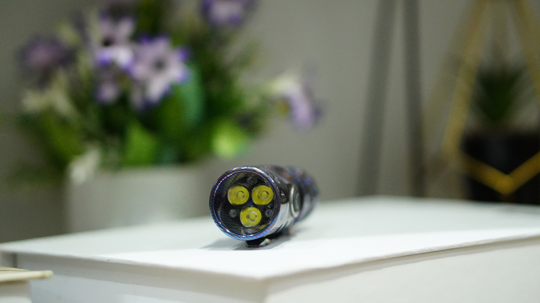 Timascus LED Flashlight with Skull Head Clip - Image 4