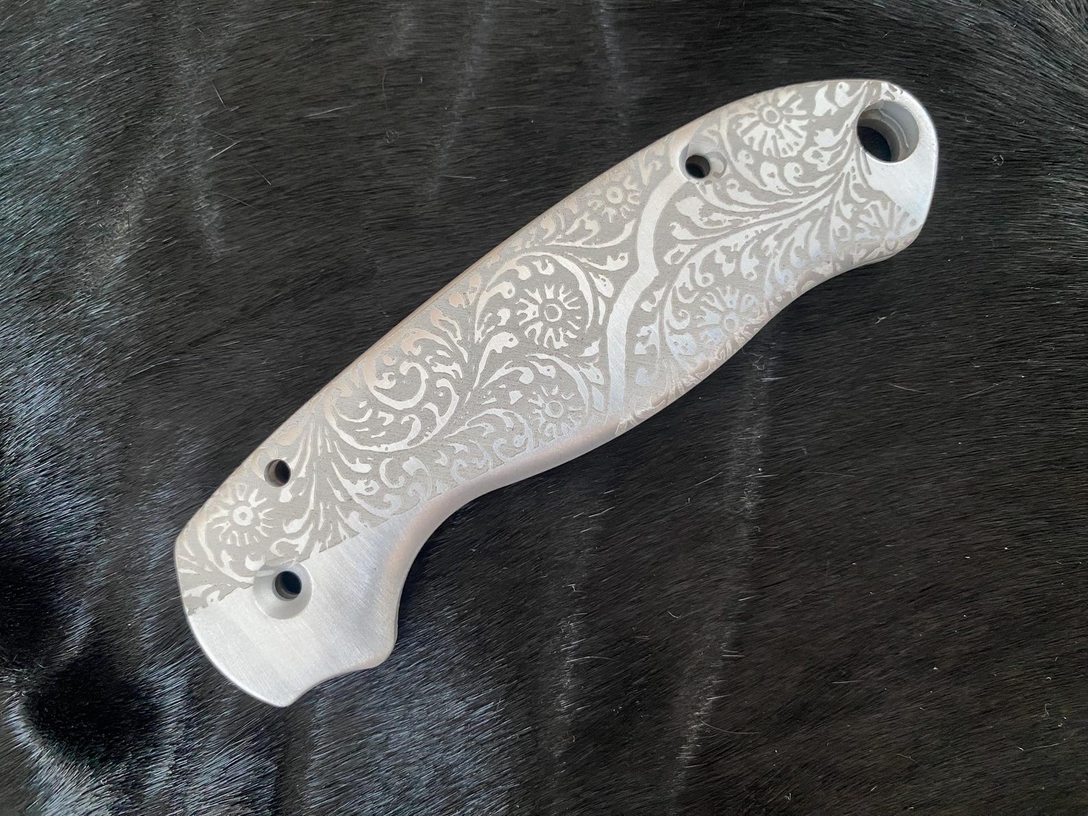 Spyderco Paramilitary 3 Replacement Scales a pair of laser engraved Aluminum Scales Spyderco Knives Benchmade Bugout 535 Para 2 Scales Gift