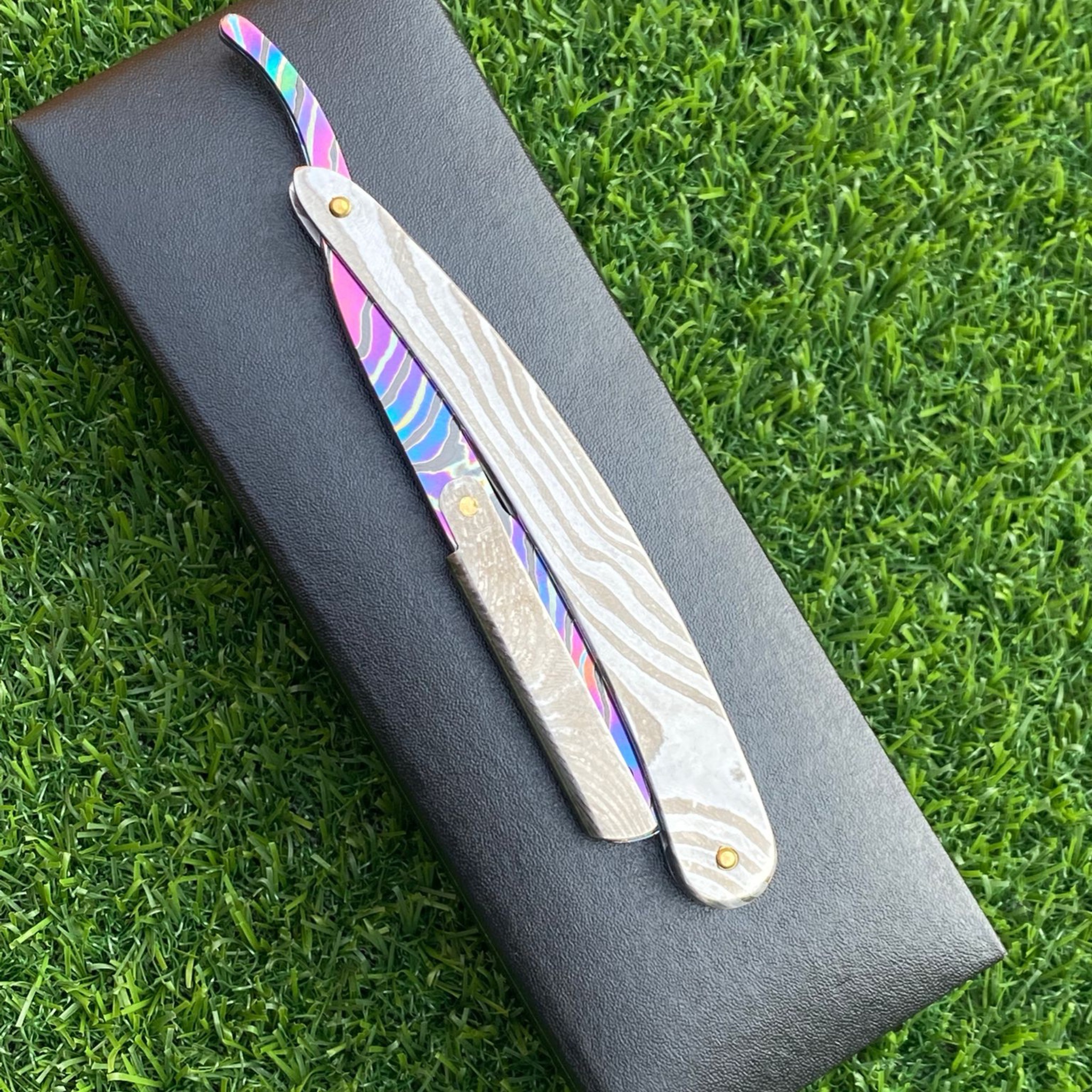 Black Timascus & SS Damascus Vintage Manual Straight Razor with Disposable Blade | Luxury Shavette Razor - Image 3