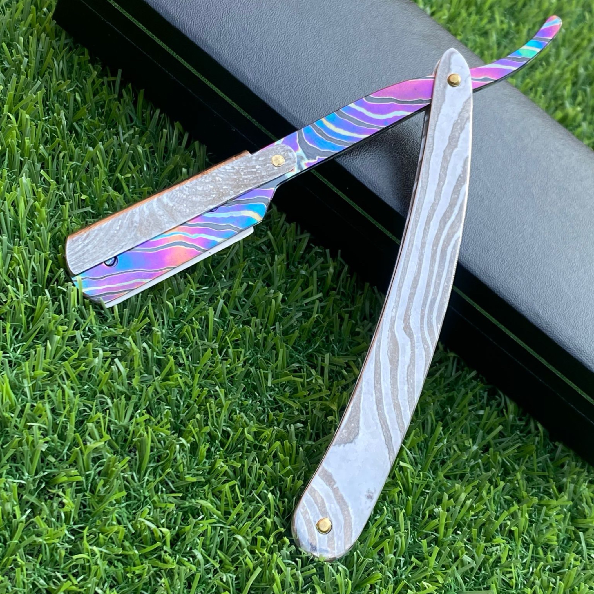 Black Timascus & SS Damascus Vintage Manual Straight Razor with Disposable Blade | Luxury Shavette Razor - Image 2